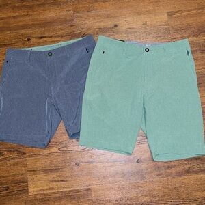 7 Diamonds 2 Pairs Gray & Green Aeroplane Flat Front Hybrid Shorts Size 33